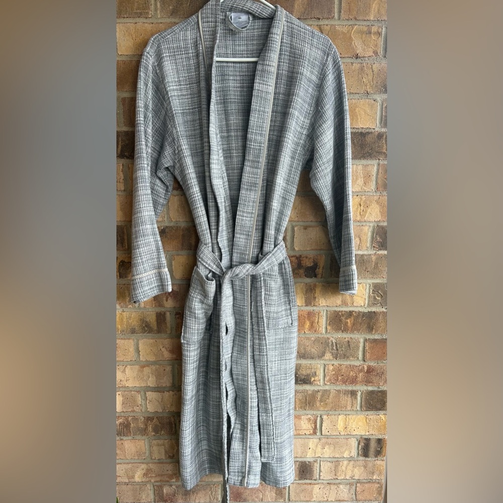 Yves Delorme Leo Bath Robe Unisex Size Medium In Gray